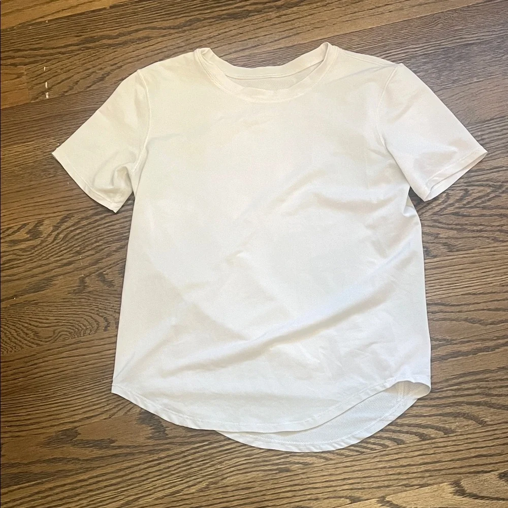 lululemon athletica Women's Short Sleeve Tee in White - Picture 1 of 3